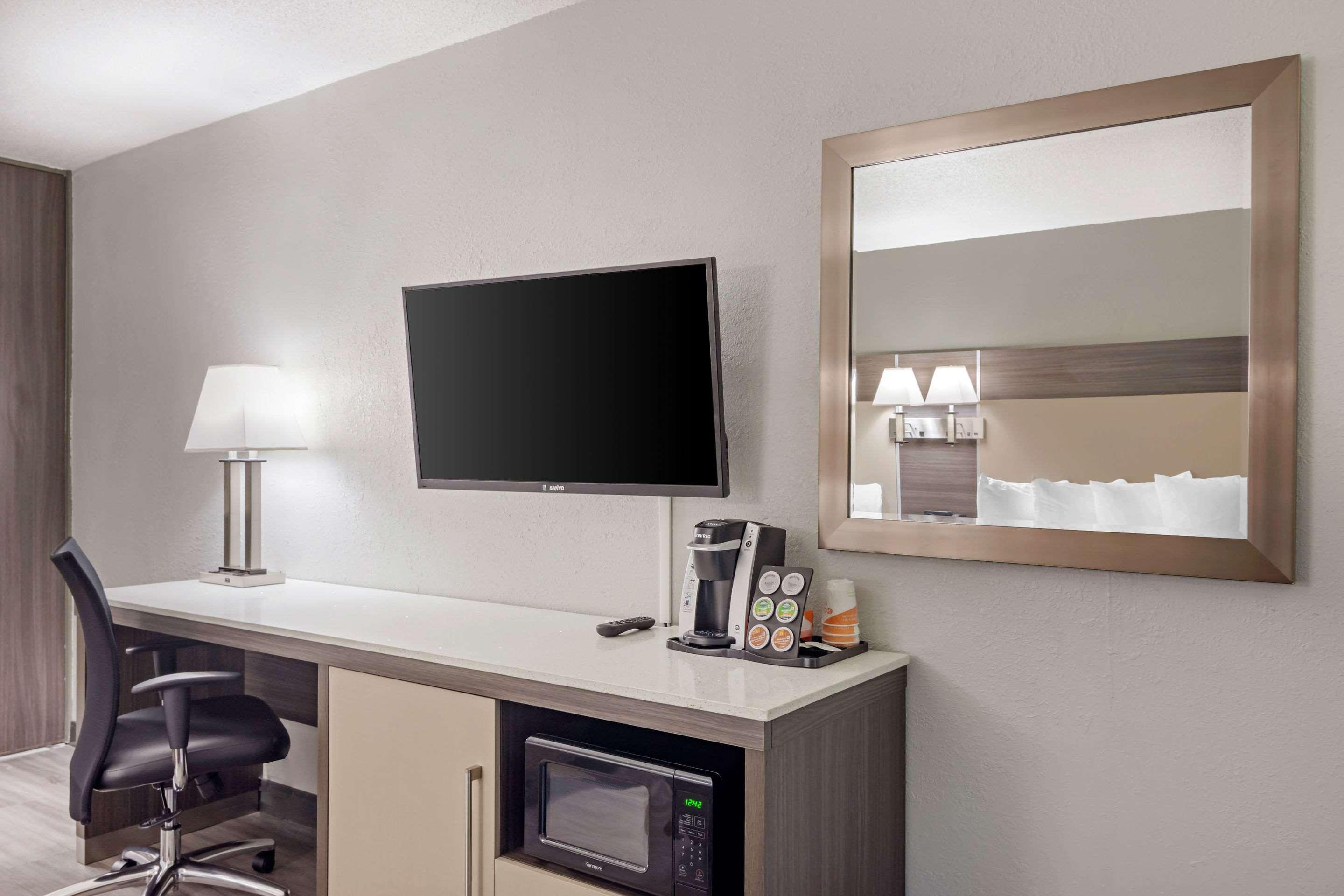 Quality Inn & Suites Cartersville Exteriör bild
