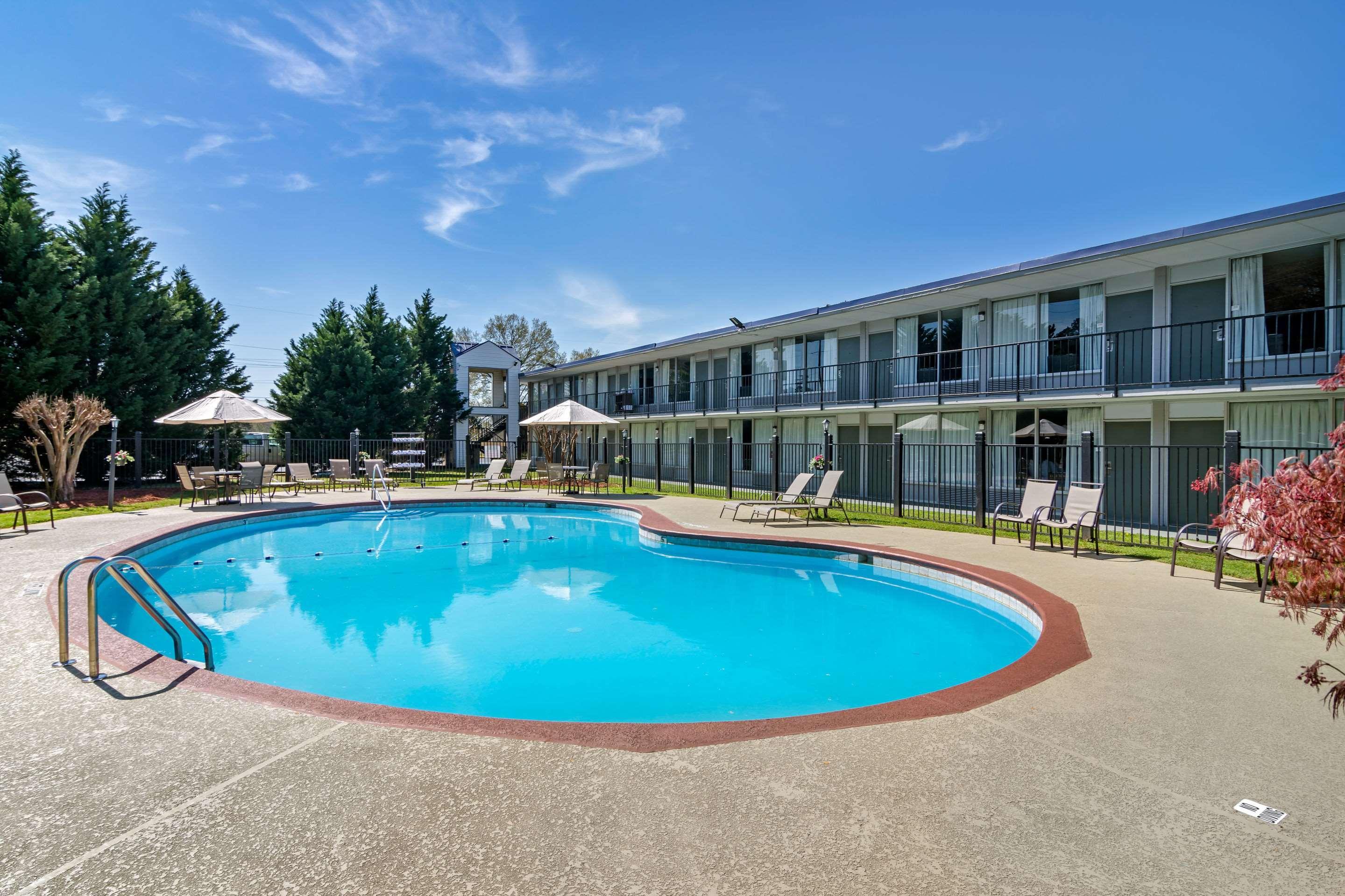 Quality Inn & Suites Cartersville Exteriör bild