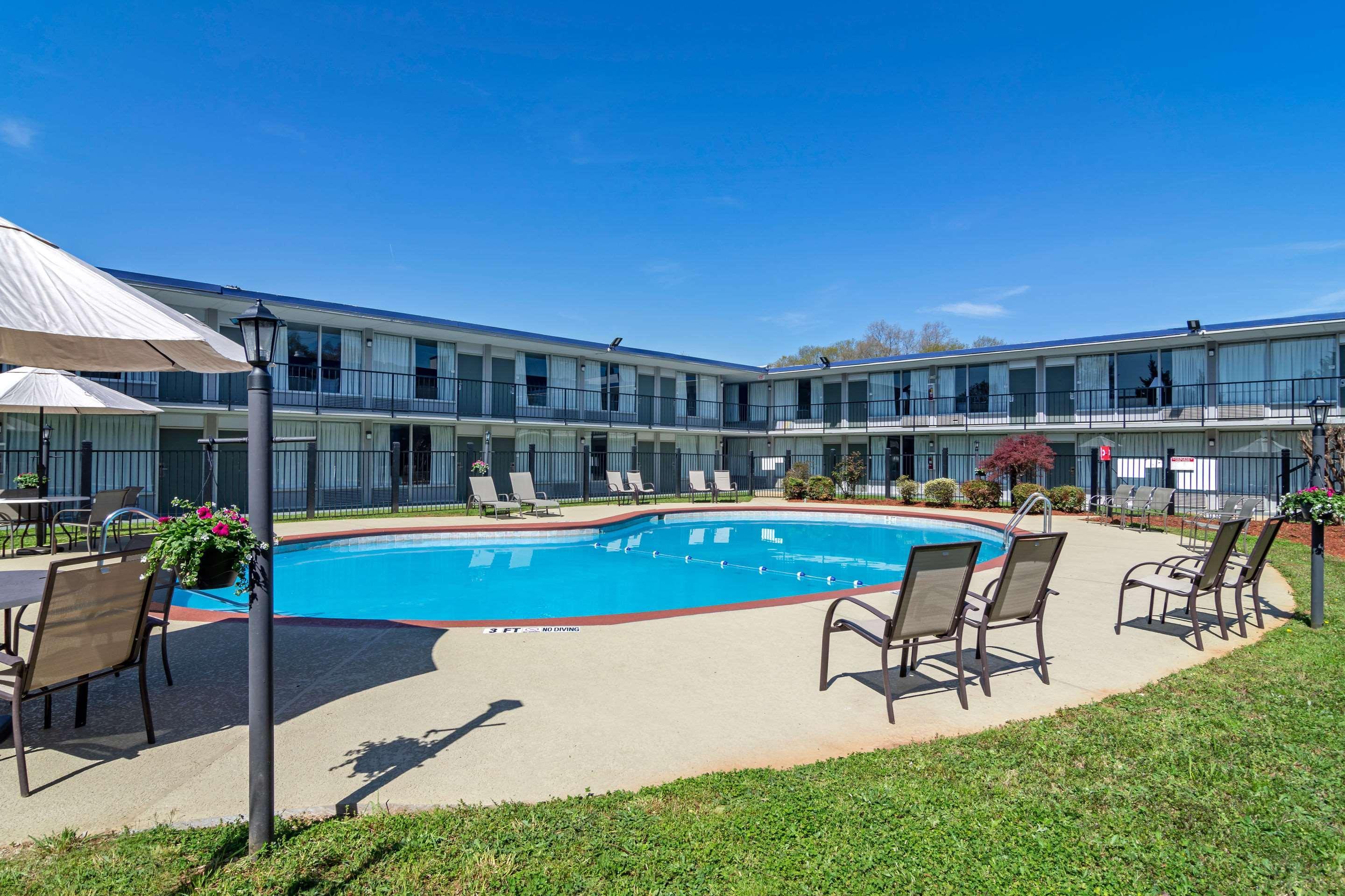 Quality Inn & Suites Cartersville Exteriör bild